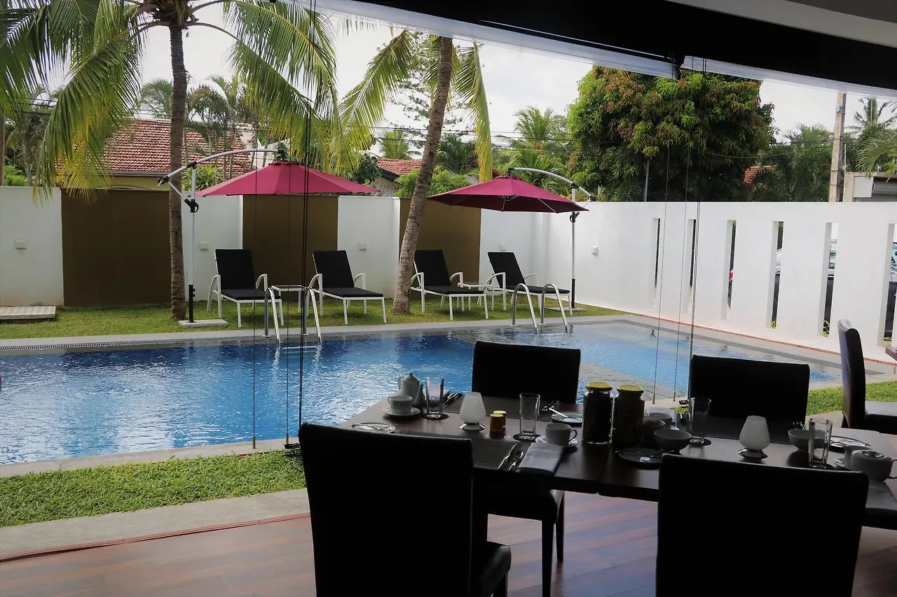 Daffodils Beach Negombo Hotel